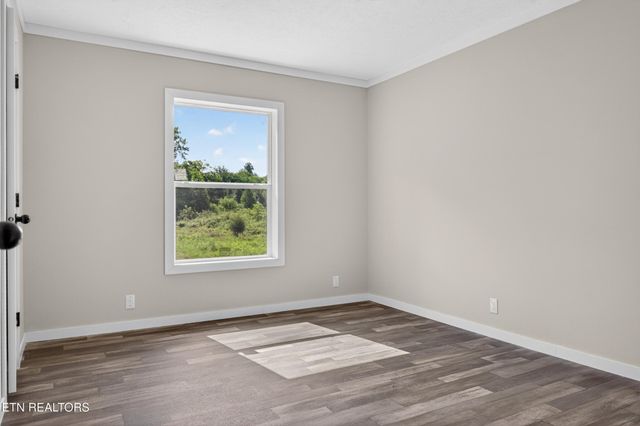 1090 Bill Black Rd, Jamestown, TN 38556