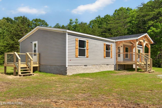 1090 Bill Black Rd, Jamestown, TN 38556