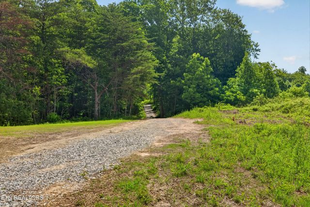 1090 Bill Black Rd, Jamestown, TN 38556