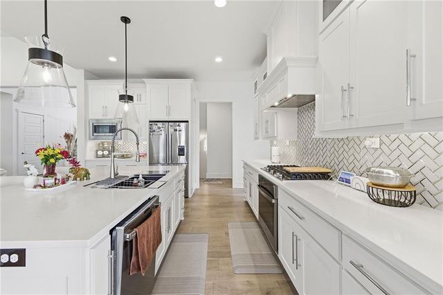 15620 Catalina Street, Overland Park, KS 66224