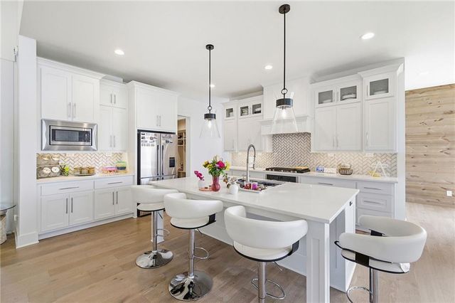 15620 Catalina Street, Overland Park, KS 66224