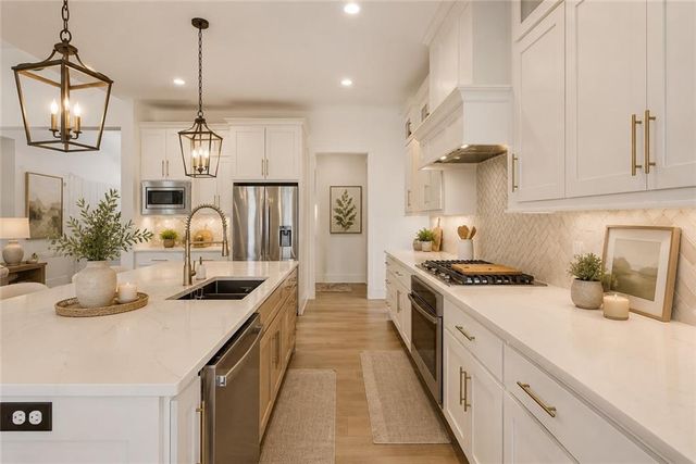 15620 Catalina Street, Overland Park, KS 66224