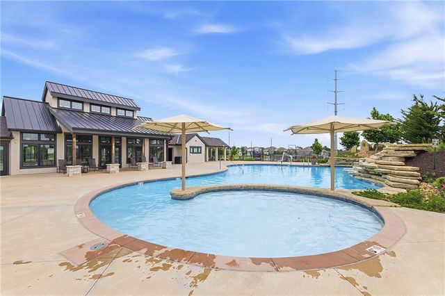 15620 Catalina Street, Overland Park, KS 66224