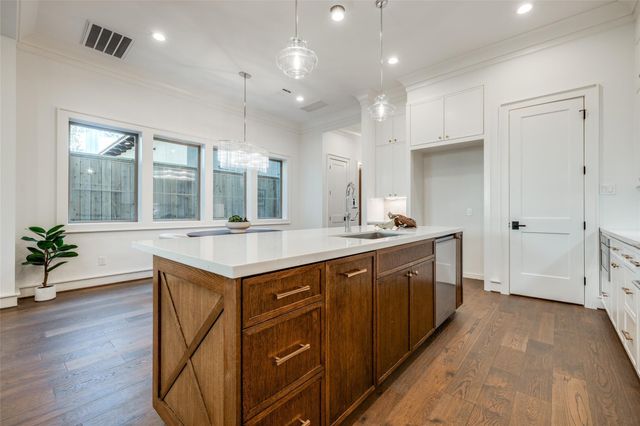 2413 Brun Street A, Houston, TX 77019