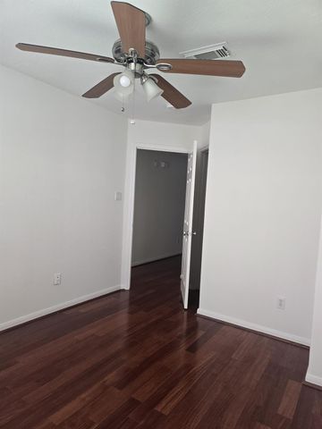 2710 Grants Lake Boulevard K2, Sugar Land, TX 77479