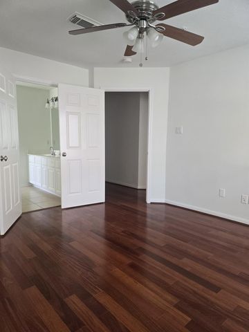 2710 Grants Lake Boulevard K2, Sugar Land, TX 77479
