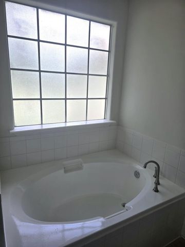 2710 Grants Lake Boulevard K2, Sugar Land, TX 77479
