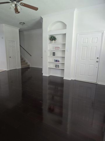 2710 Grants Lake Boulevard K2, Sugar Land, TX 77479