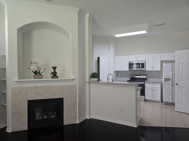 2710 Grants Lake Boulevard K2, Sugar Land, TX 77479