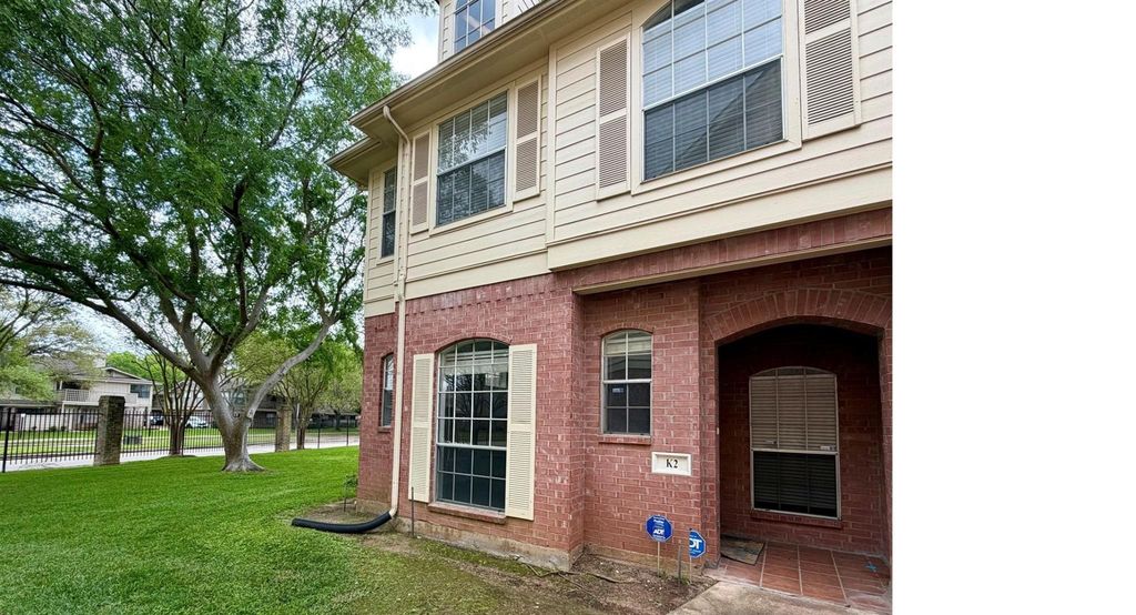 2710 Grants Lake Boulevard K2, Sugar Land, TX 77479