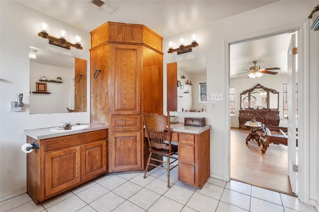 491 Herron TRL, Mcdade, TX 78650