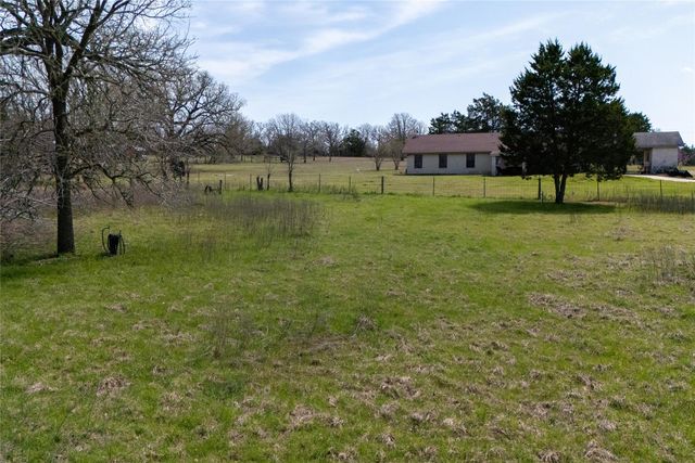 491 Herron TRL, Mcdade, TX 78650