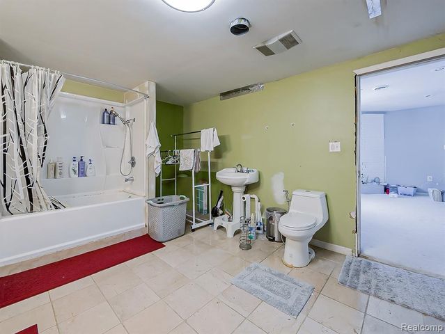 3950 Burton Street, Inkster, MI 48141