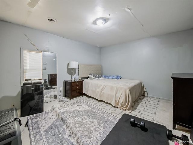 3950 Burton Street, Inkster, MI 48141