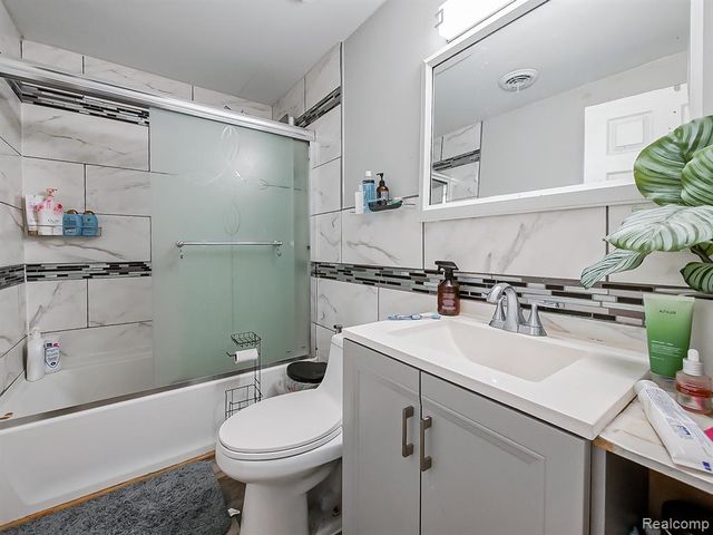 3950 Burton Street, Inkster, MI 48141