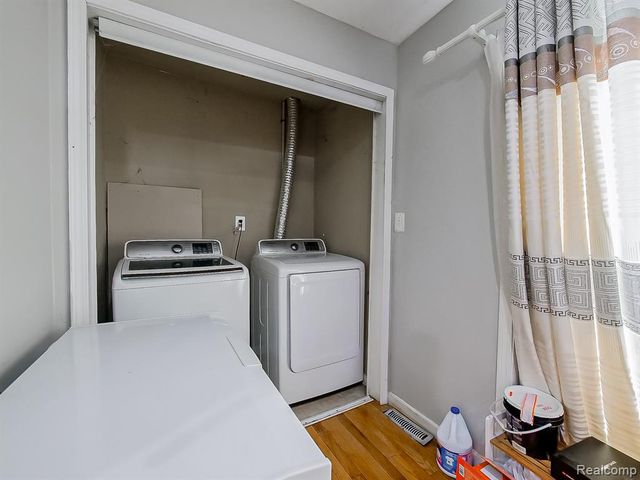 3950 Burton Street, Inkster, MI 48141