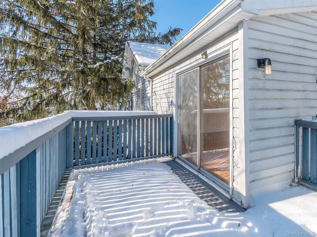 12 Rams Hill Road upper, Glenwood Landing, NY 11547