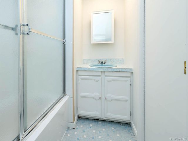 12 Rams Hill Road upper, Glenwood Landing, NY 11547