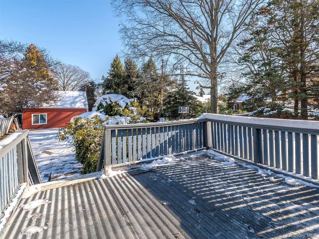 12 Rams Hill Road upper, Glenwood Landing, NY 11547