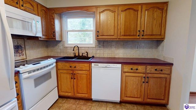 354 Boone Trace, Radcliff, KY 40160