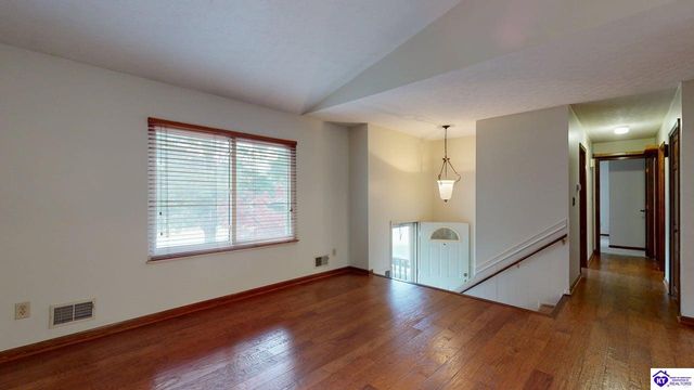 354 Boone Trace, Radcliff, KY 40160