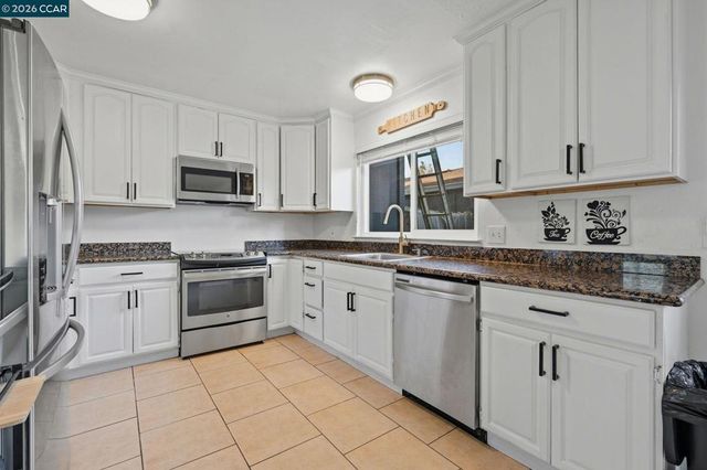 14 El Capitan Ln, Antioch, CA 94509