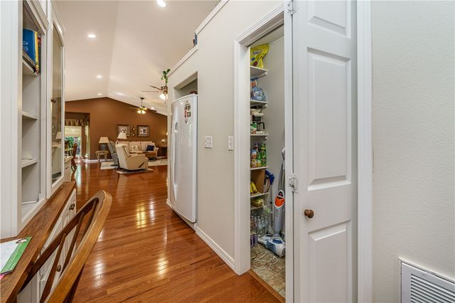 101 Beaverview Drive, Eureka Springs, AR 72631