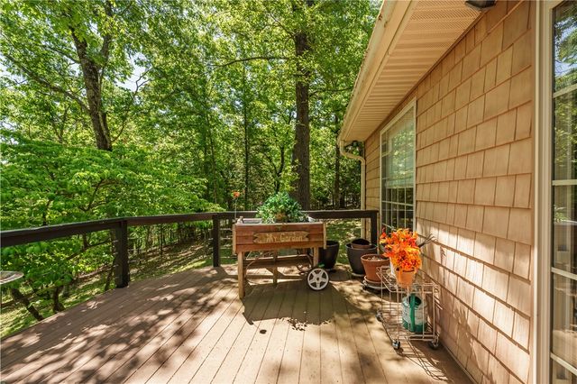101 Beaverview Drive, Eureka Springs, AR 72631