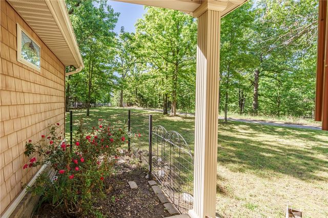 101 Beaverview Drive, Eureka Springs, AR 72631