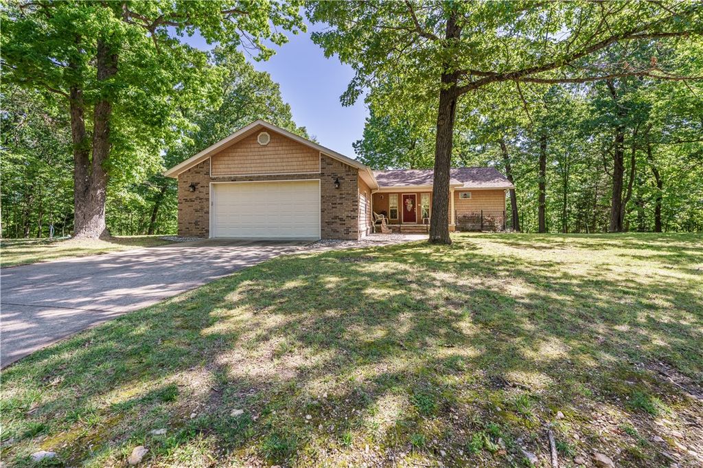 101 Beaverview Drive, Eureka Springs, AR 72631