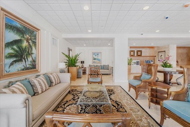 2100 S Ocean Dr 10E, Fort Lauderdale, FL 33316