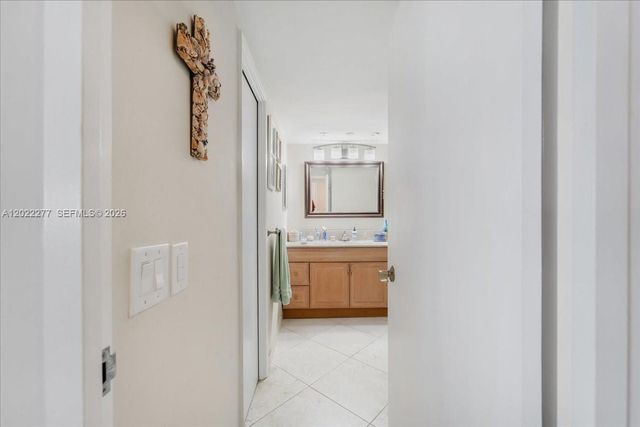 2100 S Ocean Dr 10E, Fort Lauderdale, FL 33316
