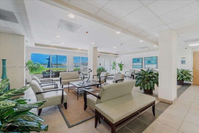 2100 S Ocean Dr 10E, Fort Lauderdale, FL 33316
