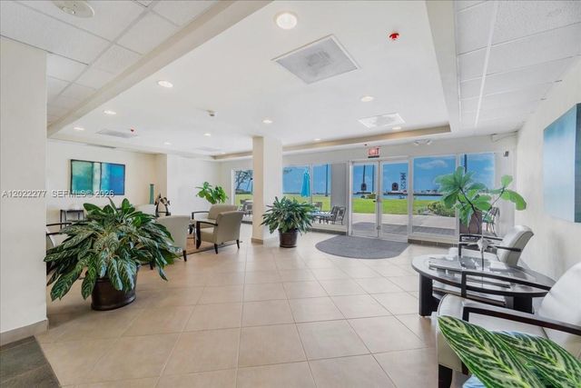2100 S Ocean Dr 10E, Fort Lauderdale, FL 33316
