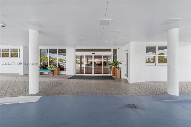 2100 S Ocean Dr 10E, Fort Lauderdale, FL 33316