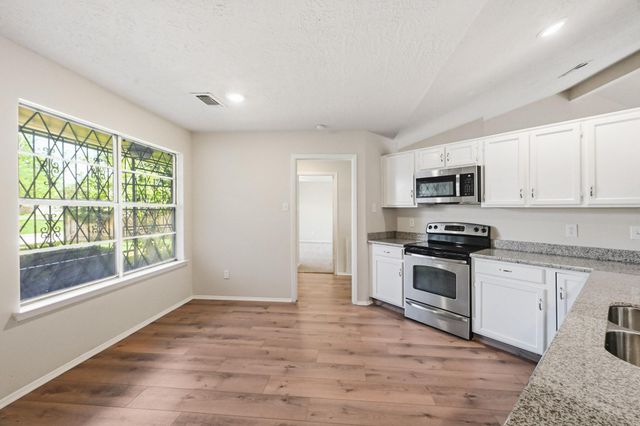11322 Yorklyn Drive, Houston, TX 77066