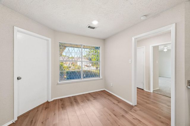 11322 Yorklyn Drive, Houston, TX 77066