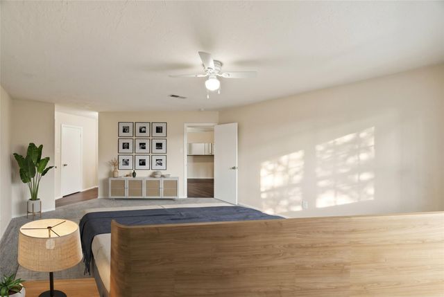 11322 Yorklyn Drive, Houston, TX 77066