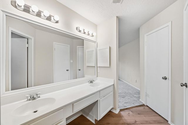 11322 Yorklyn Drive, Houston, TX 77066