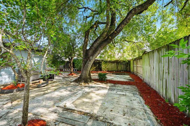 11322 Yorklyn Drive, Houston, TX 77066