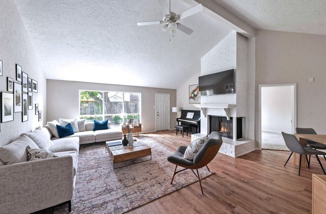 11322 Yorklyn Drive, Houston, TX 77066