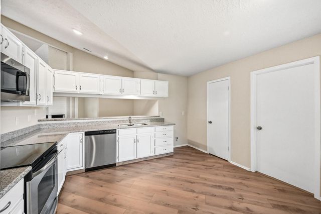 11322 Yorklyn Drive, Houston, TX 77066