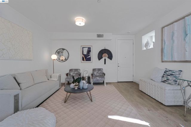 1418 Nightshade Rd 31, Milpitas, CA 95035