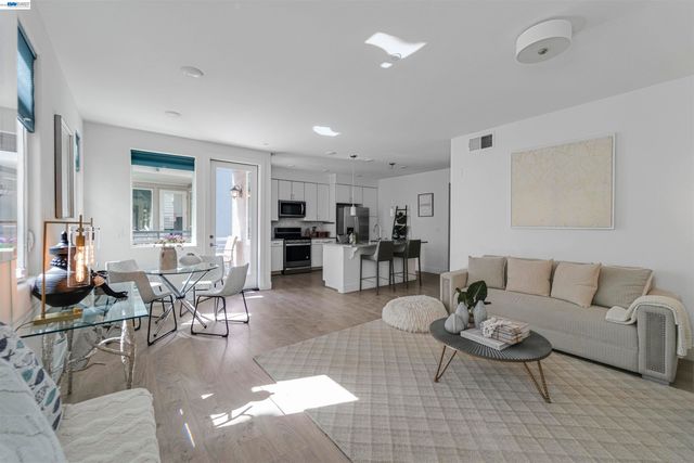 1418 Nightshade Rd 31, Milpitas, CA 95035
