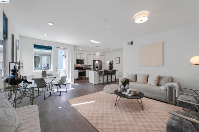 1418 Nightshade Rd 31, Milpitas, CA 95035