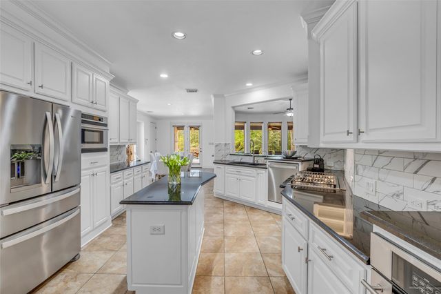 3 Mosaic Point Place, Spring, TX 77389