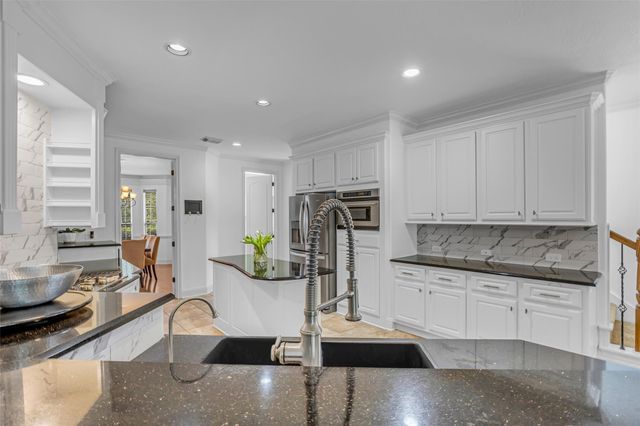 3 Mosaic Point Place, Spring, TX 77389
