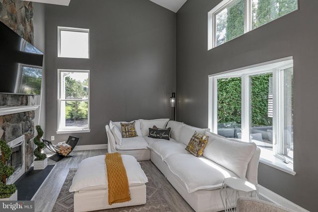 29 SUTPHIN RD, Flemington, NJ 08822