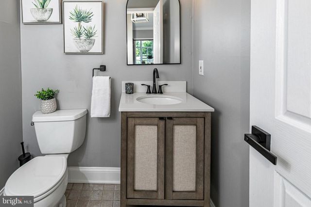 29 SUTPHIN RD, Flemington, NJ 08822