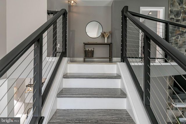 29 SUTPHIN RD, Flemington, NJ 08822